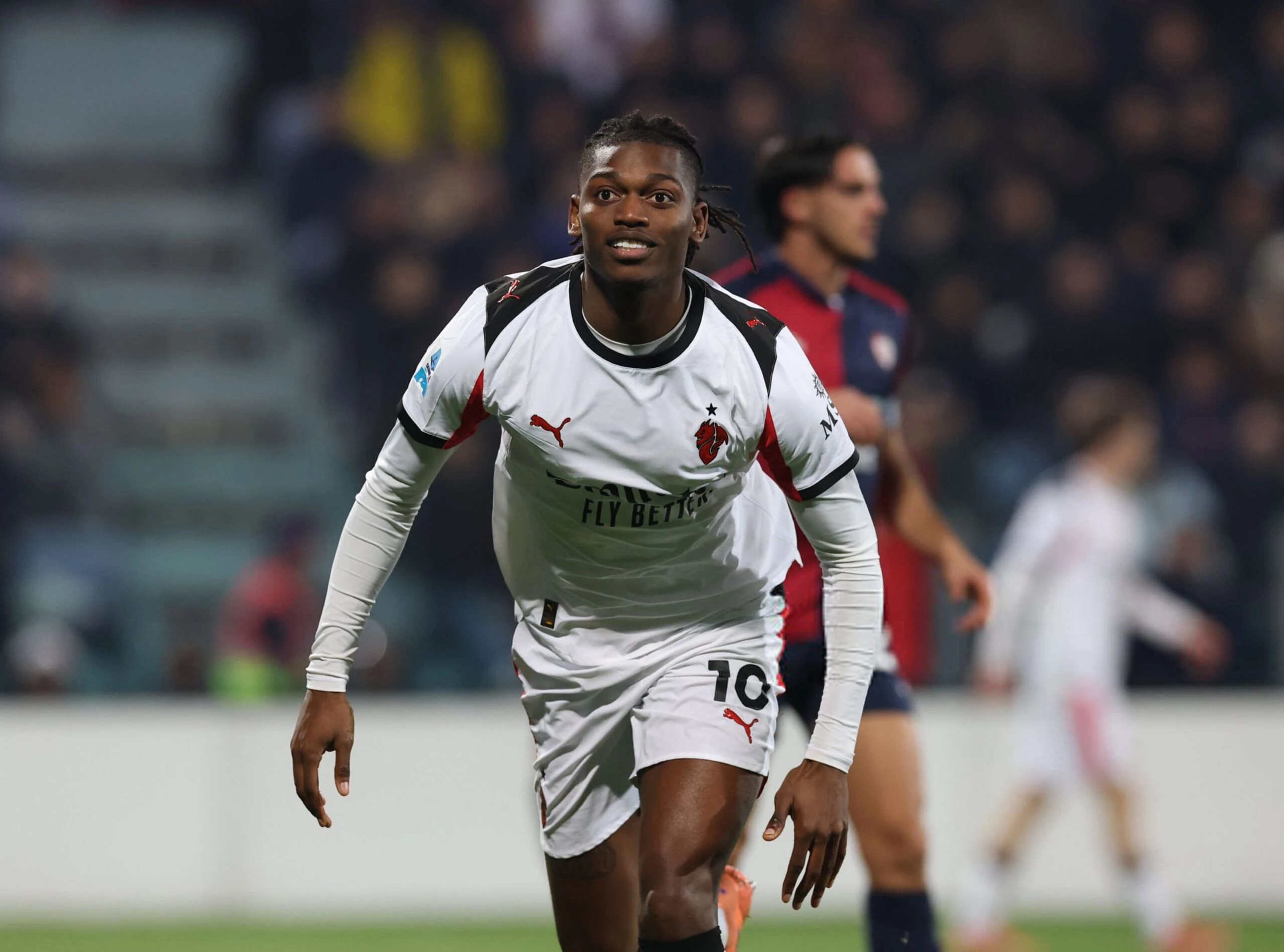 AC Milan tops Serie A! Leao stuns Cagliari as the Rossoneri climb higher